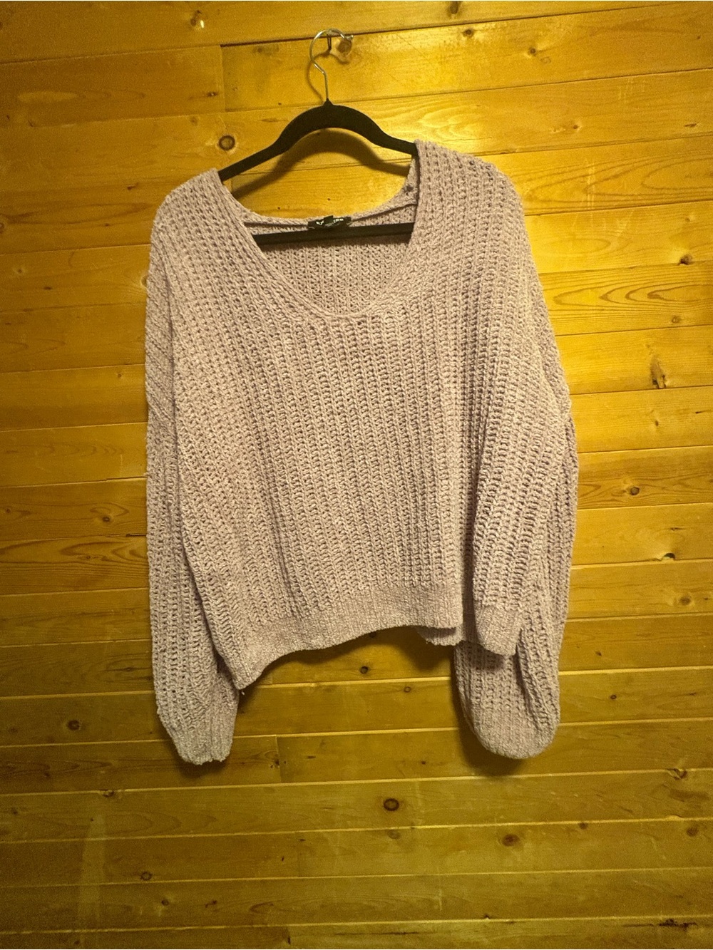 Cozy Lightweight Knit V-Neck Sweater in Light Lavender